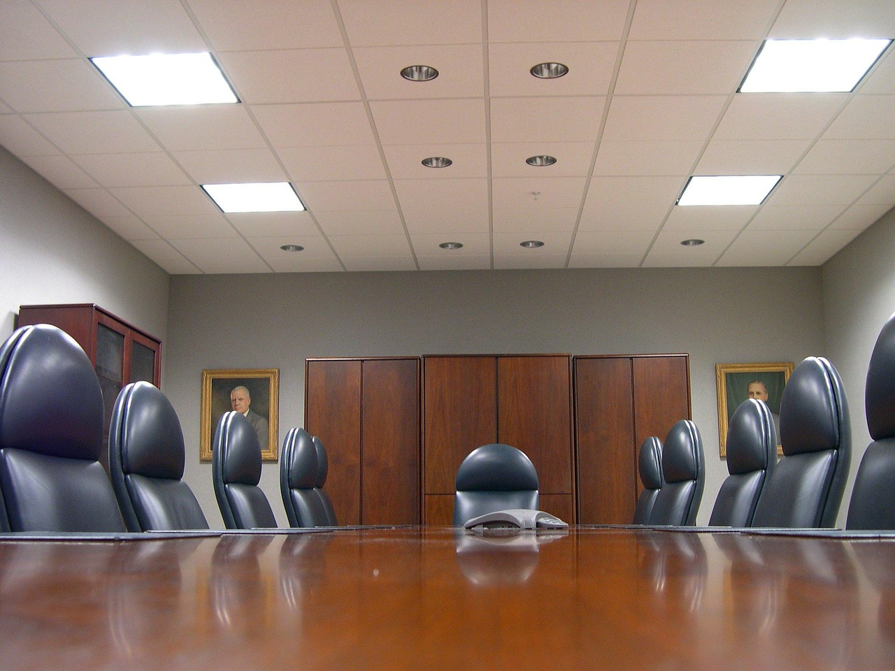 Oliver Prior Ascends to MD at Auction House, Jeremy Prior Becomes Chairman