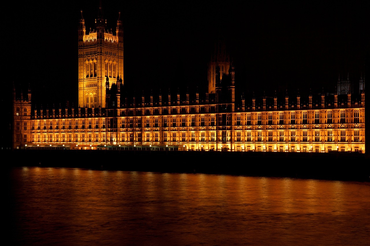 Labour's Planning Overhaul: Starmer Promises to "Bulldoze" Restrictions