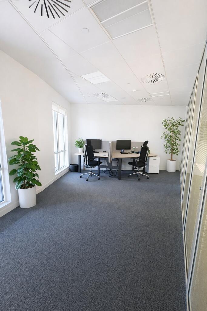 Fully Furnished offices in WestFerry Circus, Canary Wharf photo 4